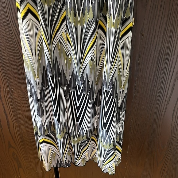 Wet Seal tie neck, backless maxi dress. Colors of Black/ green/ yellow/ black. S - Picture 8 of 10